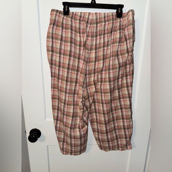 ERIKA WOMENS BRAND CAPRIS - Picture 4 of 6